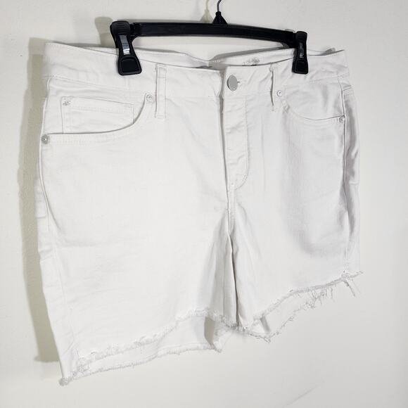 SEVEN 7 Women Weekend Shorts Size 12 Ariel White Fray Hem Denim 5 Pocket Bermuda - Picture 3 of 10